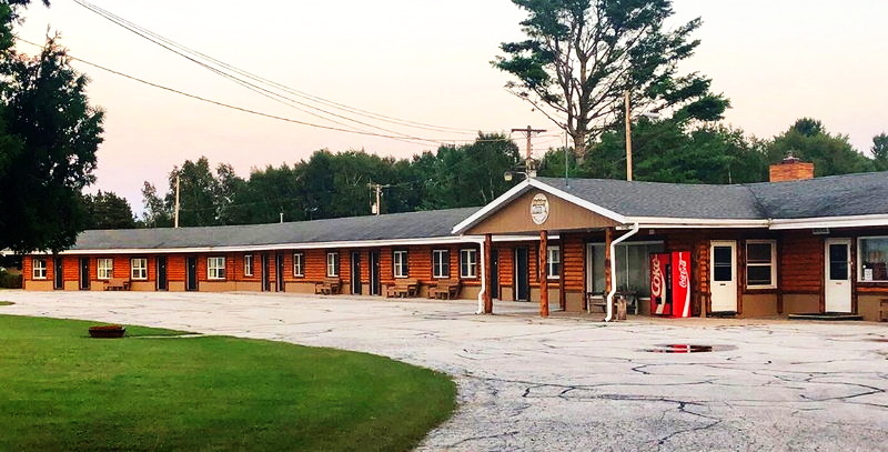 Holiday Motel - Web Listing (newer photo)